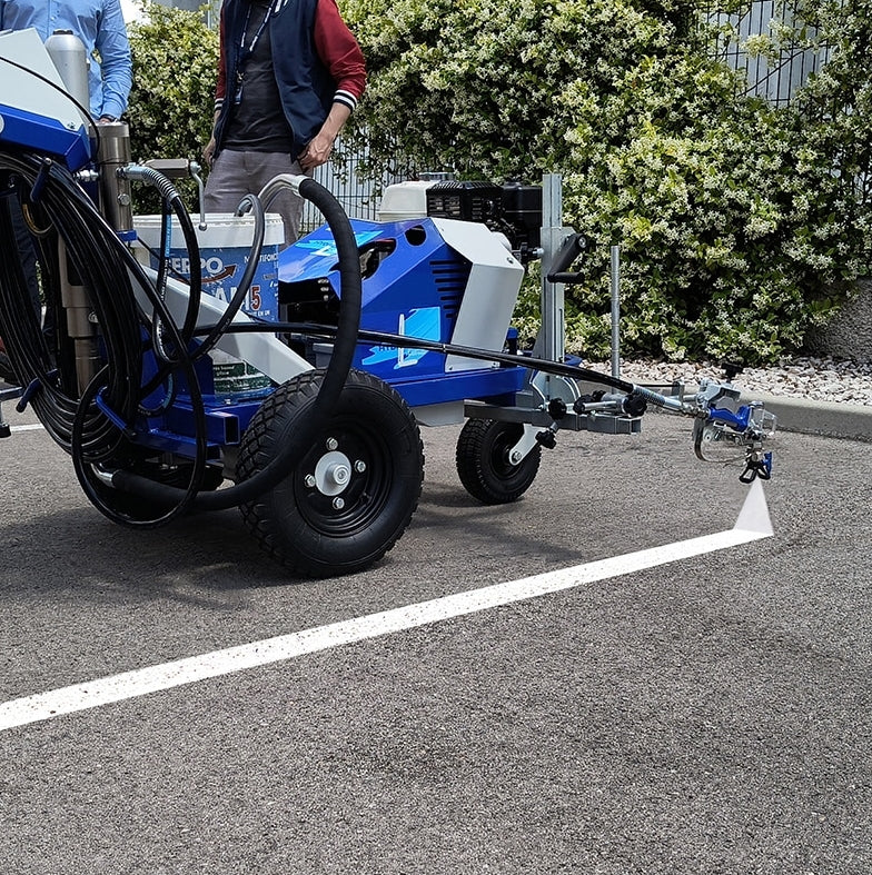 EUROMAIR Hydroline L Selvkørende vejstribeanlæg